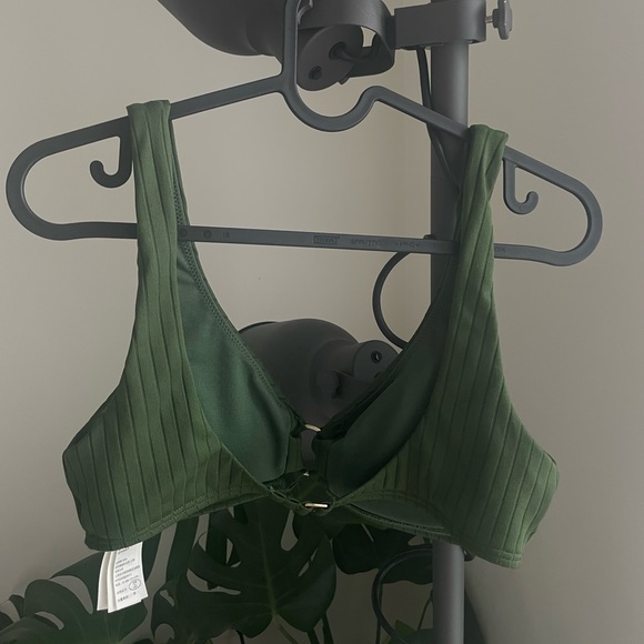 Hollister Bathing Suit Top - Picture 3 of 4